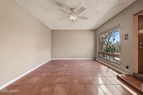 Living - 9282 E Indio Pl, Tucson, AZ 85749 photo 3 of 6