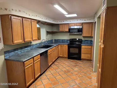Kitchen - 9282 E Indio Pl, Tucson, AZ 85749 photo 1 of 2