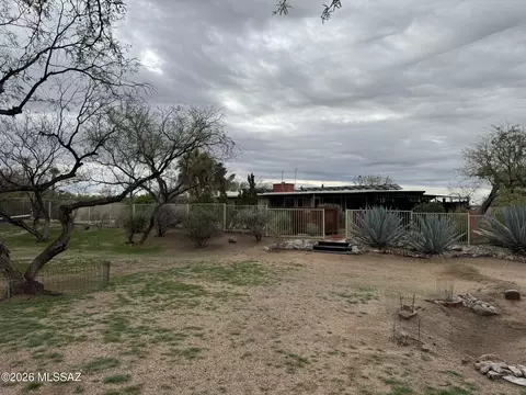 Exterior - 9282 E Indio Pl, Tucson, AZ 85749 photo 10 of 17