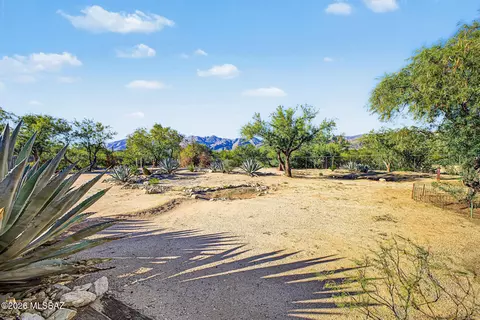 Exterior - 9282 E Indio Pl, Tucson, AZ 85749 photo 7 of 13