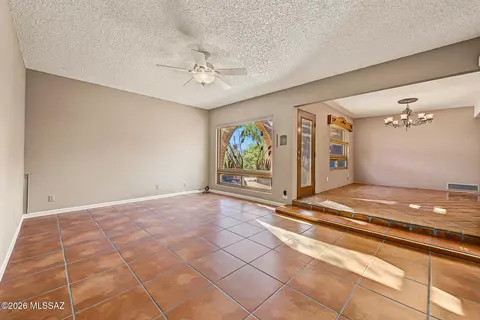 Living - 9282 E Indio Pl, Tucson, AZ 85749 photo 2 of 6
