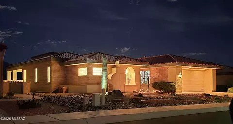 4951 S Prairie Hills Dr, Green Valley, AZ 85622