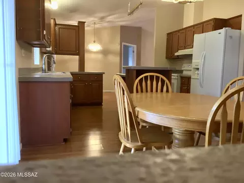 Kitchen - 6408 E Raven Run Loop, Tucson, AZ 85756 photo 4 of 4