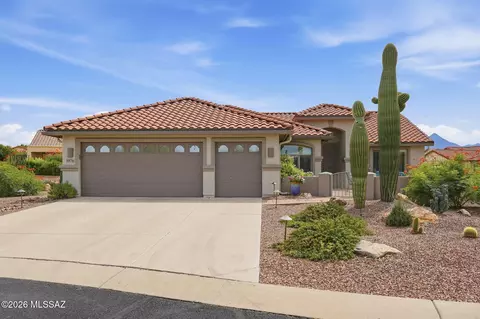 976 N Night Heron Dr, Green Valley, AZ 85614