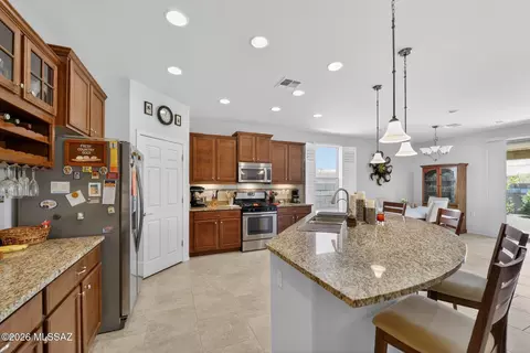 Kitchen - 14066 E Stanhope Blvd, Vail, AZ 85641 photo 3 of 5