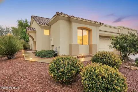 521 W Knotwood St, Green Valley, AZ 85614