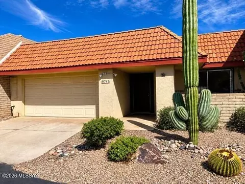 5742 N Camino Laguna, Tucson, AZ 85718