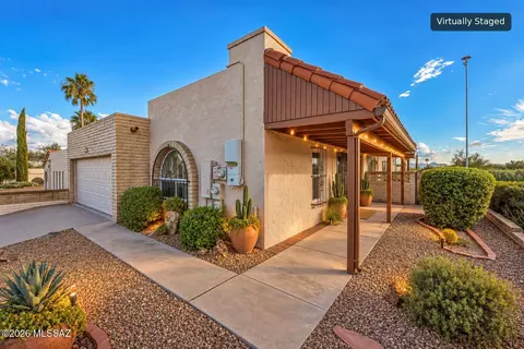 1051 W Camino Velasquez, Green Valley, AZ 85622