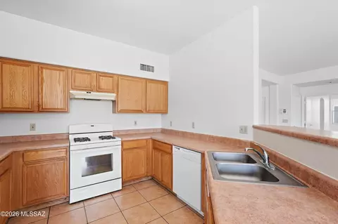 Kitchen - 5497 S Wembly Rd, Tucson, AZ 85746 photo 1 of 2