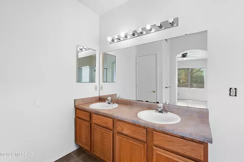 Bath - 5497 S Wembly Rd, Tucson, AZ 85746 photo 1 of 4