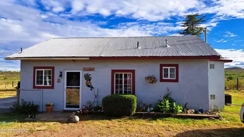 Exterior - 653 E Border Rd, Bisbee, AZ 85603 photo 4 of 8
