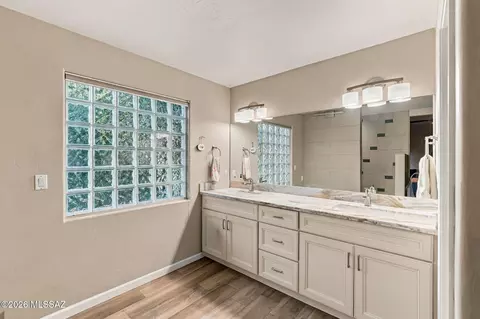 Bath - 481 E Deers Rest Pl, Tucson, AZ 85704 photo 1 of 6