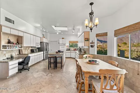 Kitchen - 481 E Deers Rest Pl, Tucson, AZ 85704 photo 2 of 9
