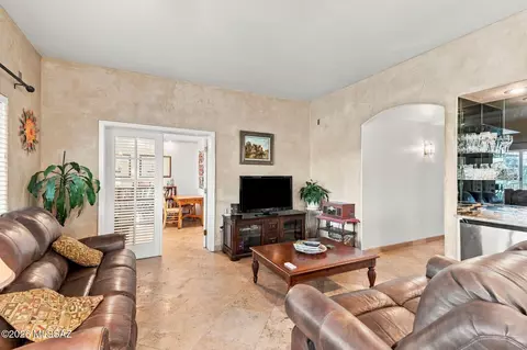 Living - 481 E Deers Rest Pl, Tucson, AZ 85704 photo 3 of 5