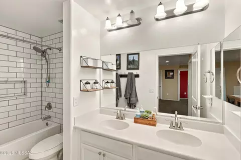 Bath - 14247 E Axle Dr, Vail, AZ 85641 photo 3 of 4