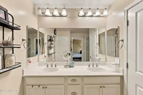 Bath - 14247 E Axle Dr, Vail, AZ 85641 photo 1 of 4