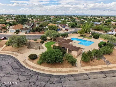 9881 E Sabrena Ln, Tucson, AZ 85748