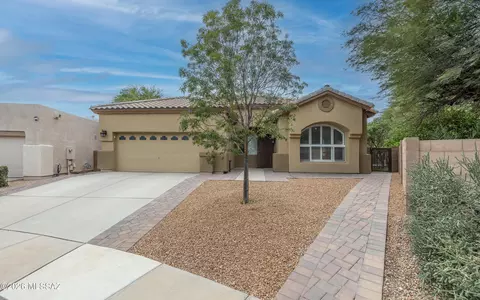 2941 W Desert Glory Dr, Tucson, AZ 85745
