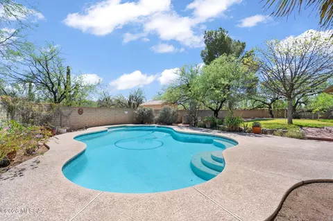 Exterior - 9070 E Kayenta Dr, Tucson, AZ 85749 photo 6 of 10