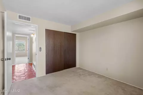 Bedroom - 9070 E Kayenta Dr, Tucson, AZ 85749 photo 5 of 7