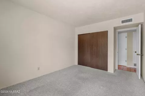 Bedroom - 9070 E Kayenta Dr, Tucson, AZ 85749 photo 3 of 7