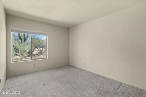 Bedroom - 9070 E Kayenta Dr, Tucson, AZ 85749 photo 2 of 7