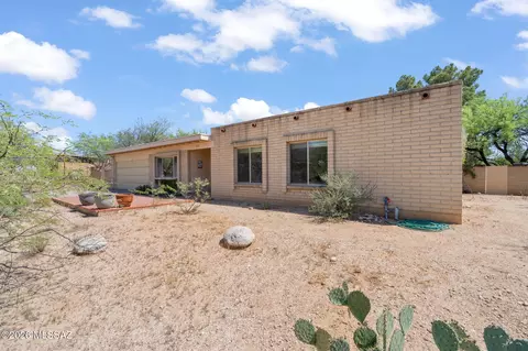 Exterior - 9070 E Kayenta Dr, Tucson, AZ 85749 photo 2 of 10