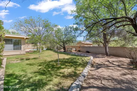 Exterior - 9070 E Kayenta Dr, Tucson, AZ 85749 photo 9 of 10