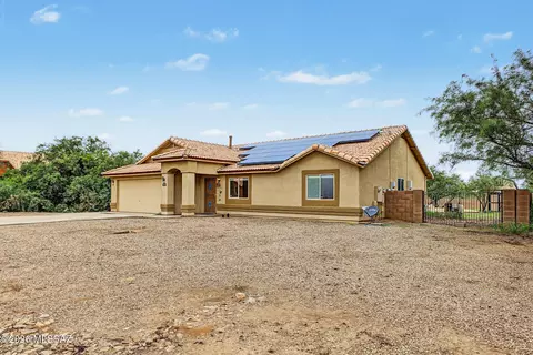 Exterior - 7324 W Timberleaf Dr, Tucson, AZ 85757 photo 3 of 8