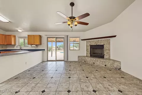 Living - 7324 W Timberleaf Dr, Tucson, AZ 85757 photo 6 of 10