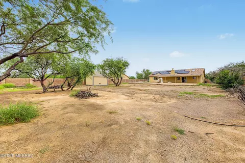 Exterior - 7324 W Timberleaf Dr, Tucson, AZ 85757 photo 8 of 8