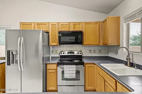 Kitchen - 7324 W Timberleaf Dr, Tucson, AZ 85757 photo 3 of 3