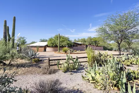 4625 N Flecha Dr, Tucson, AZ 85718