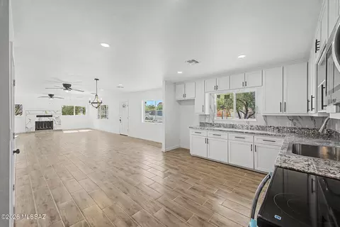 1825 W Probasco Dr, Tucson, AZ 85746