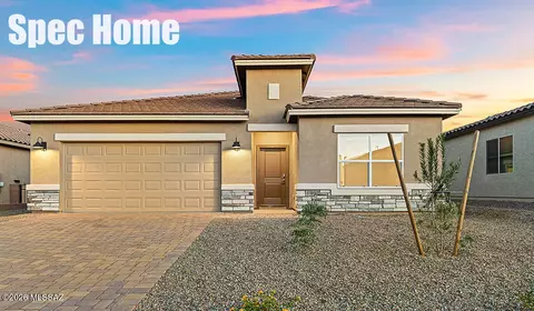 912 N Tombaugh Ln, Green Valley, AZ 85614
