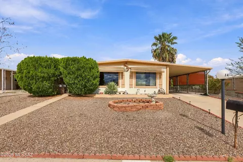 142 W Aliso Dr, Green Valley, AZ 85614