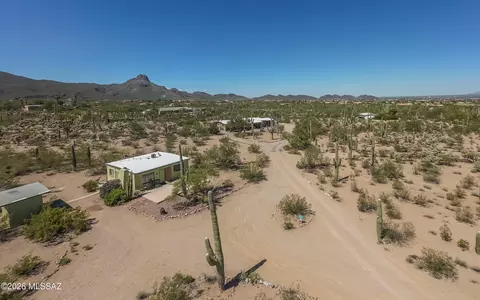 7301 N Cortaro Rd, Tucson, AZ 85743