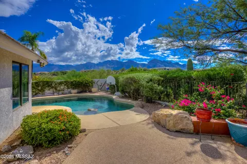 1154 W Masters Cir, Tucson, AZ 85737