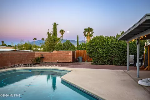 Exterior - 9281 E 27th St, Tucson, AZ 85710 photo 6 of 8