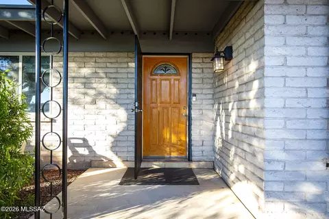 Exterior - 9281 E 27th St, Tucson, AZ 85710 photo 2 of 8