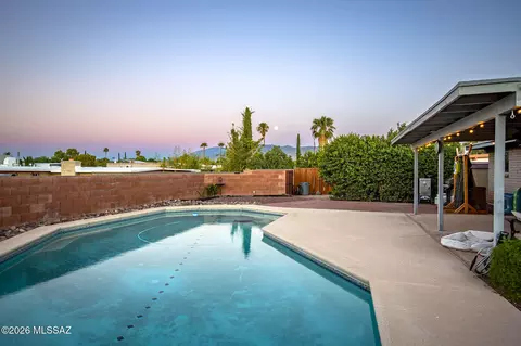 Exterior - 9281 E 27th St, Tucson, AZ 85710 photo 3 of 8