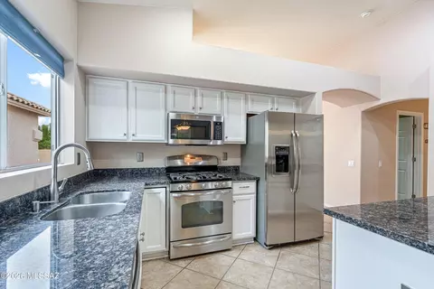 Kitchen - 7767 E Windriver Dr, Tucson, AZ 85750 photo 4 of 4