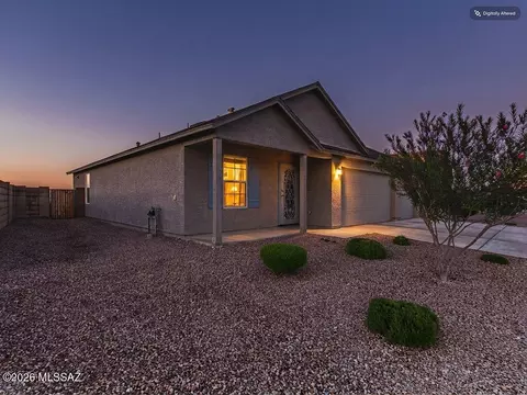 Exterior - 8843 E Canyon Walnut Way, Vail, AZ 85641 photo 2 of 6