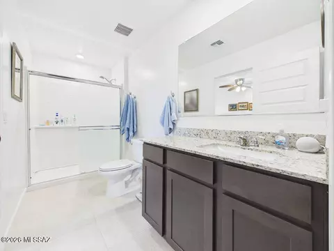 Bath - 8843 E Canyon Walnut Way, Vail, AZ 85641 photo 1 of 2
