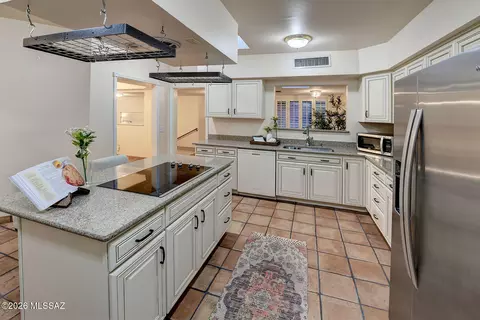 Kitchen - 2000 E Campbell Ter, Tucson, AZ 85718 photo 6 of 6