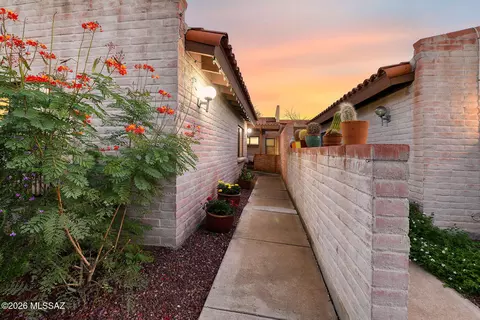 Exterior - 2000 E Campbell Ter, Tucson, AZ 85718 photo 7 of 8
