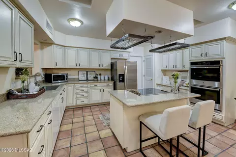 Kitchen - 2000 E Campbell Ter, Tucson, AZ 85718 photo 2 of 6