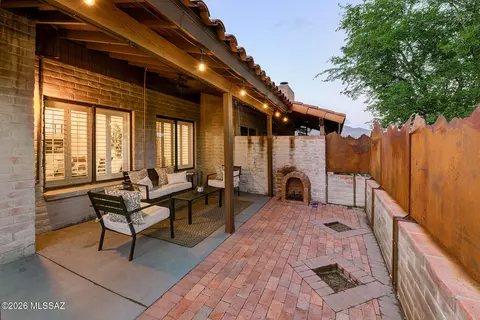 Exterior - 2000 E Campbell Ter, Tucson, AZ 85718 photo 5 of 8