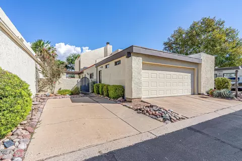 7345 E Cascada Cir, Tucson, AZ 85715