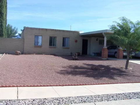 1717 S Regina Cleri Dr, Tucson, AZ 85710